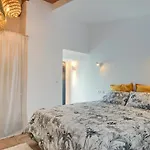 ヴィラ For 10 With Swimming Pool And Sea View