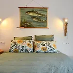 ヴィラ For 10 With Swimming Pool And Sea View
