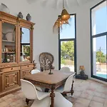 ヴィラ For 10 With Swimming Pool And Sea View